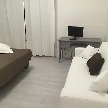 アパート Sunday メストレ